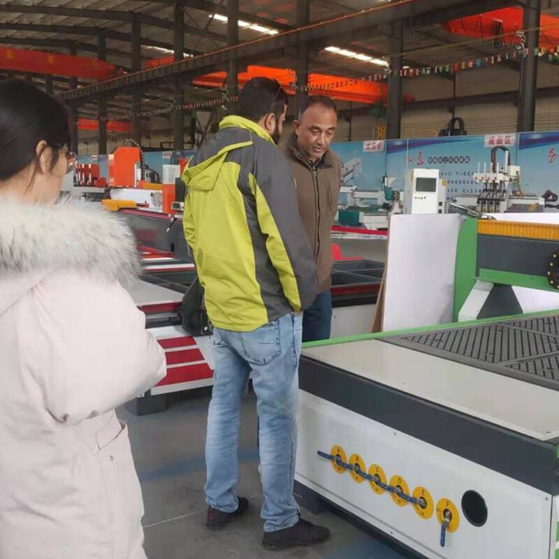 Un client indien impressionné par la découpe laser à fibre