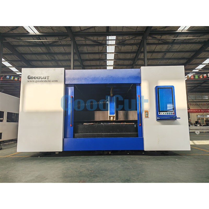 GC3060FC-D Machine de découpe au Laser à fibre à double tables avec capot de protection fermé pour métaux plats