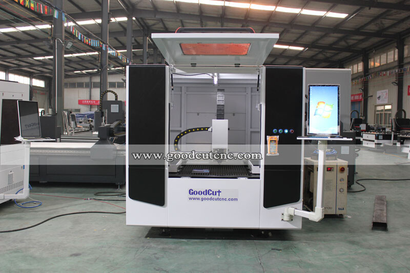 GC3030FC GC4040FC GC6090FC GC1390FC Machine de découpe au laser à fibre de petite taille pour le métal avec capot de protection