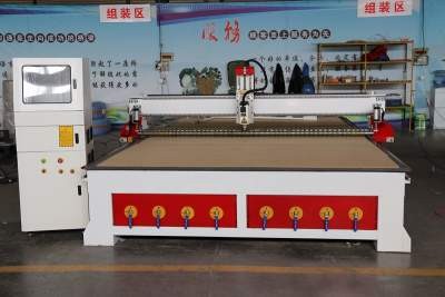 GC2030V Fraiseuse CNC grand format 2000*3000mm Surface de travail avec rouleau presseur pour bois MDF acrylique