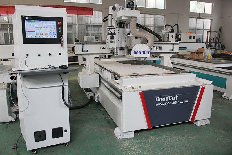 GC1325-BS Machine CNC à Lame Scie à Double Têtes