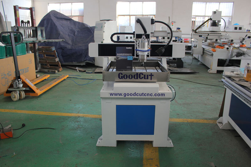 Routeur CNC GC6060 de haute précision à table mobile avec bac à eau pour métaux tendres aluminium cuivre
