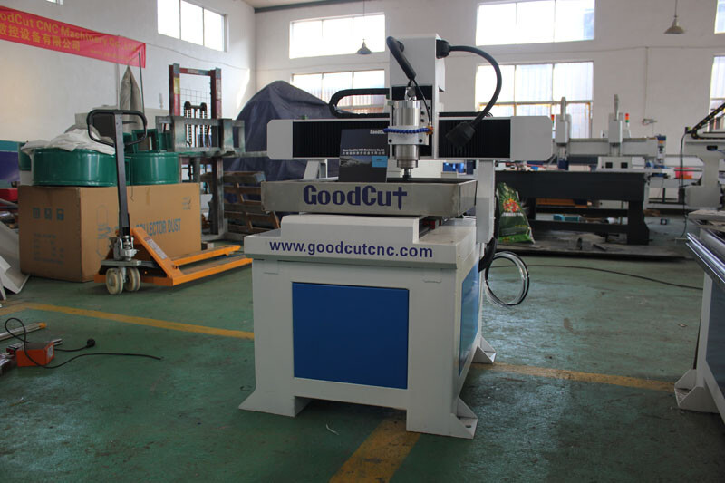 Routeur CNC GC6060 de haute précision à table mobile avec bac à eau pour métaux tendres aluminium cuivre