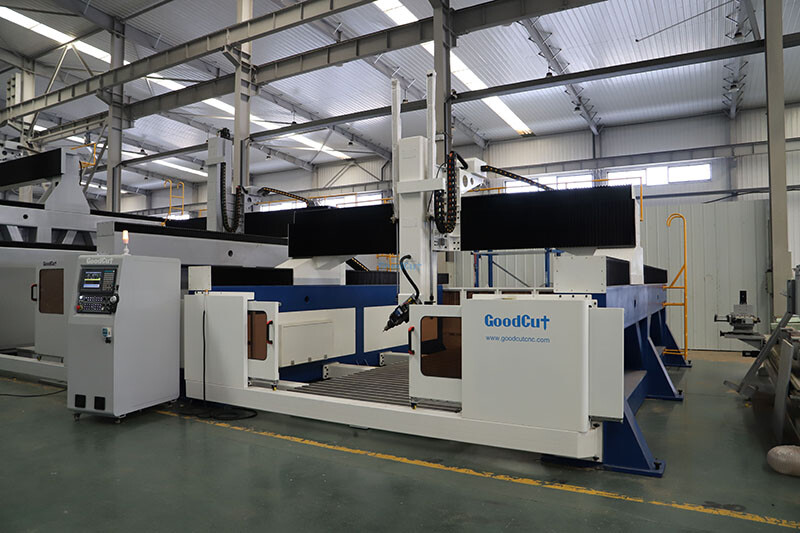 GC1325ATC-4 Routeur CNC de grande taille à cadre solide à 4 axes, avec broche ATC tournante