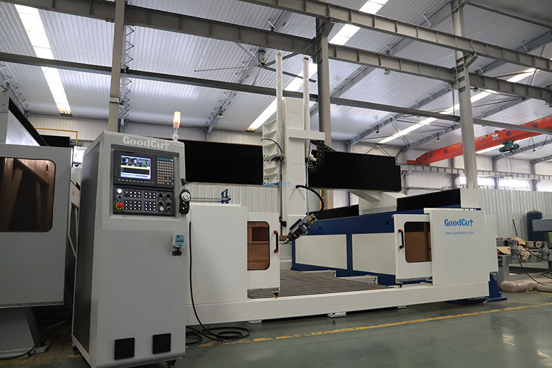 GC1325ATC-4 Routeur CNC de grande taille à cadre solide à 4 axes, avec broche ATC tournante