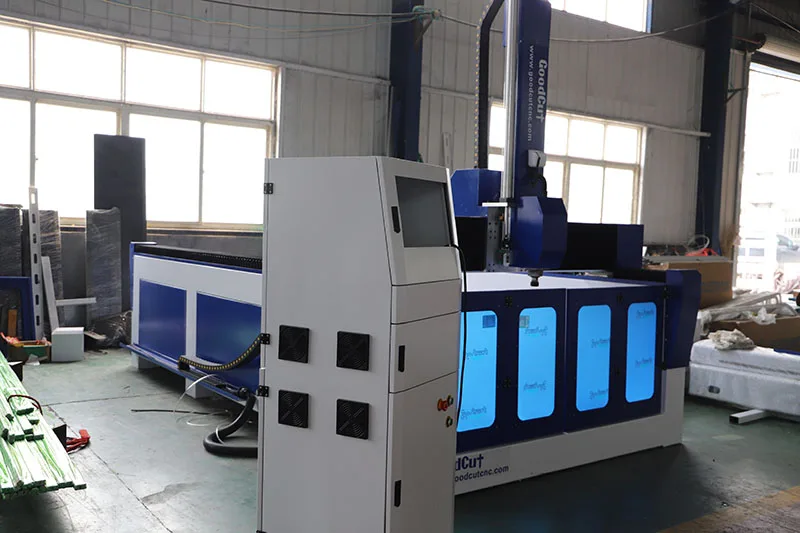 GC1325-4F Machine de routeur CNC de 4 axes avec dispositif rotatif pour mousse EPS