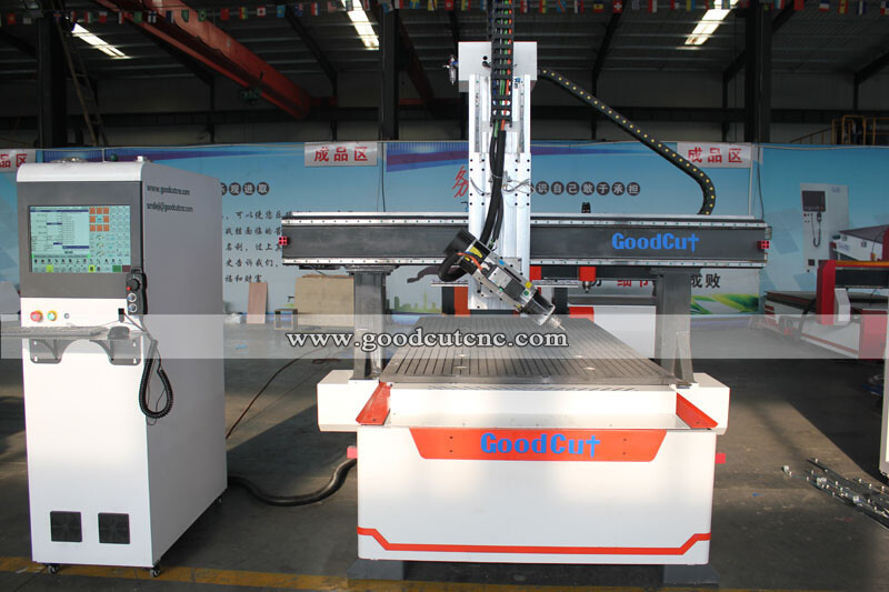 GC1325ATC4 Axes Linéaire Machine CNC Routeur de Haute Précision avec Broche Tournée à 180 Degrés pour Le Travail Du Bois