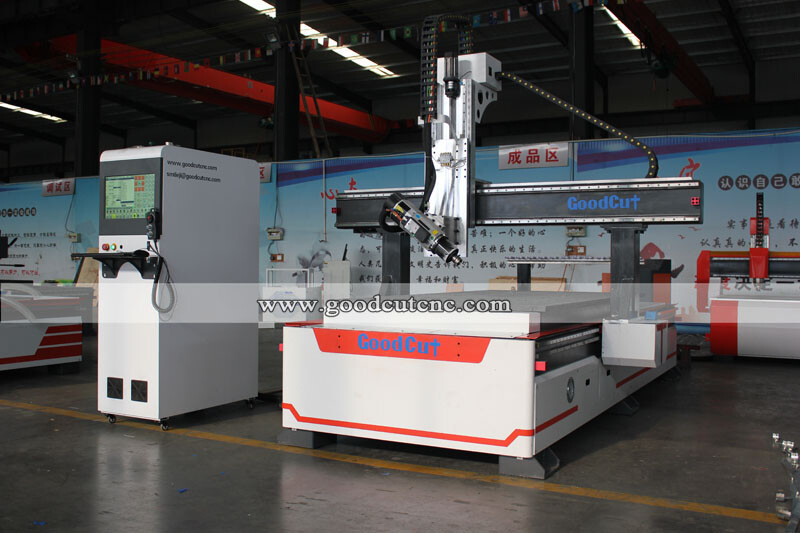 GC1325ATC4 Axes Linéaire Machine CNC Routeur de Haute Précision avec Broche Tournée à 180 Degrés pour Le Travail Du Bois