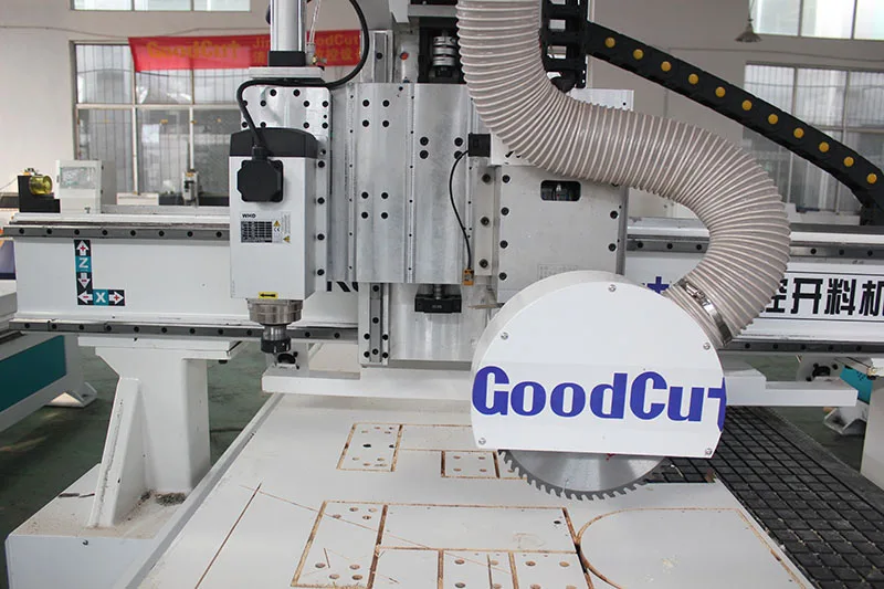 GC1325-BS Machine de routeur CNC à lame de scie avec double tête