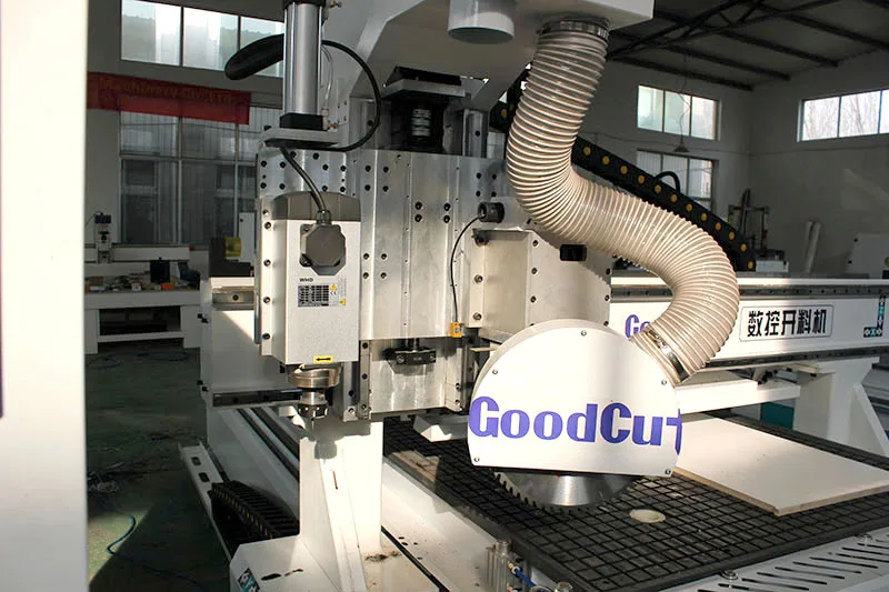 GC1325-BS Machine de routeur CNC à lame de scie avec double tête