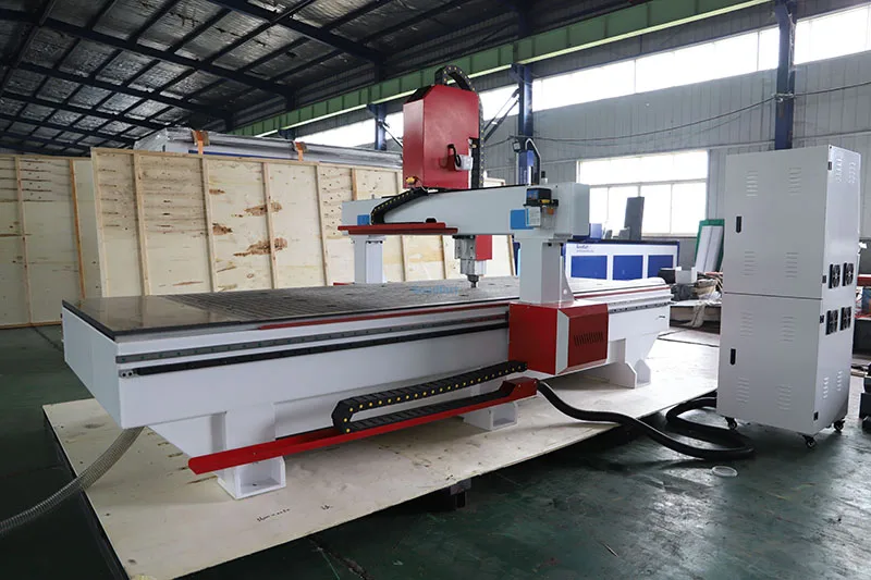 GC1325VH Machines de routeur CNC robuste  avec table à vide pour le travail du bois