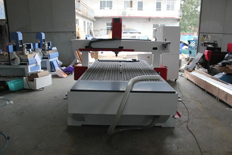 GC1325VH Machines de routeur CNC robuste  avec table à vide pour le travail du bois