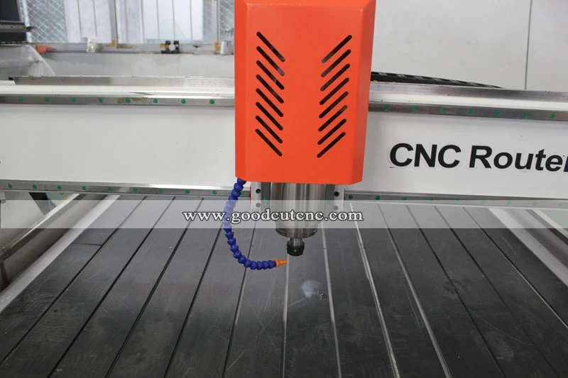 GC1325W Routeur CNC 1325 avec réservoir d'eau pour Bois PVC et Aluminium