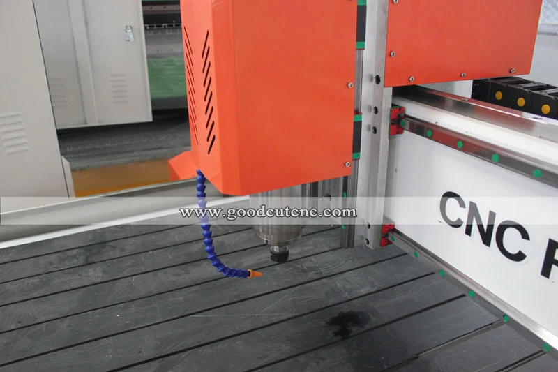 GC1325W Routeur CNC 1325 avec réservoir d'eau pour Bois PVC et Aluminium