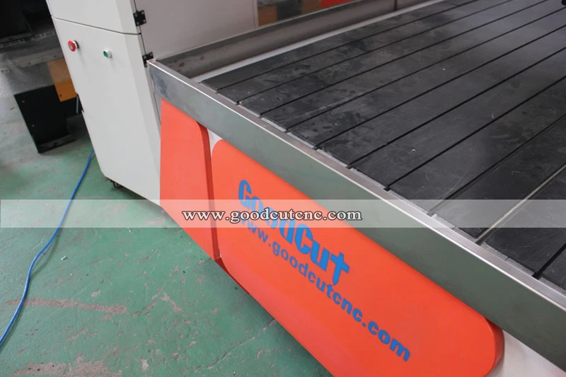 GC1325W Routeur CNC 1325 avec réservoir d'eau pour Bois PVC et Aluminium