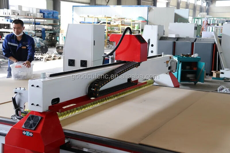 GC2030V Fraiseuse CNC de grande taille 2000*3000*200mm Machine Router CNC avec rouleau pinceur pour bois MDF acrylique