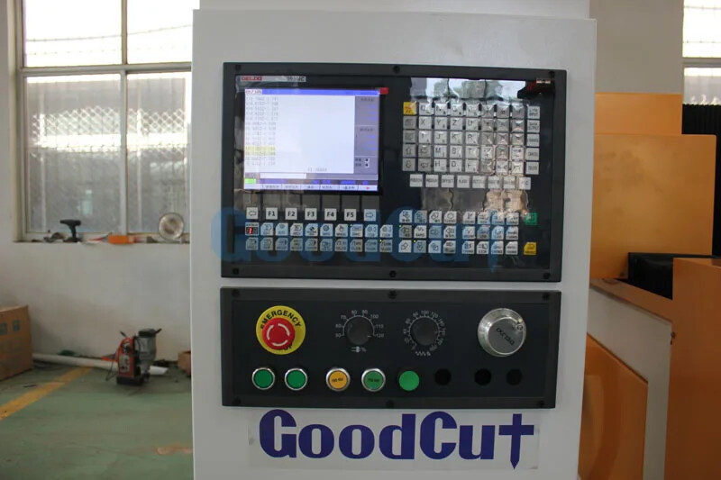 GC1325F Fraiseuse CNC de 3 axes 4 axes 5 axes pour gravure ou sculpture de mousse moule EPS et gravure du Bois