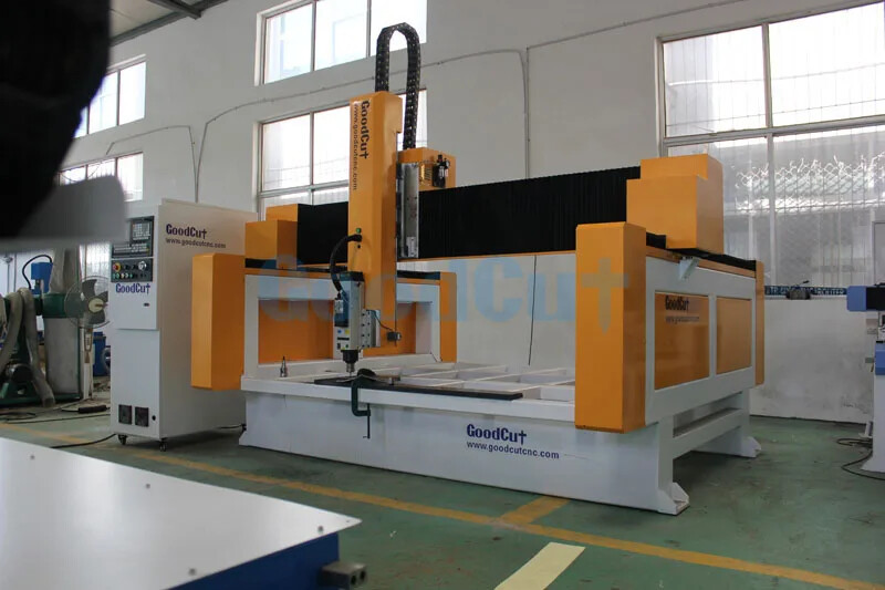 GC1325F Fraiseuse CNC de 3 axes 4 axes 5 axes pour gravure ou sculpture de mousse moule EPS et gravure du Bois