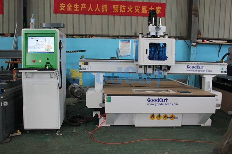 GC1625-O Routeur CNC à bois avec tête de coupe à couteau vibrant pour carton