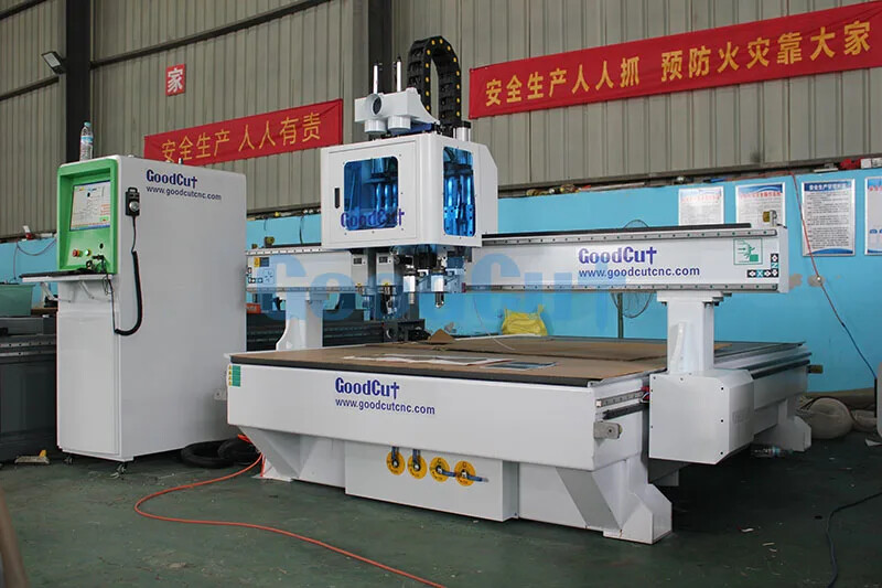 GC1625-O Routeur CNC à bois avec tête de coupe à couteau vibrant pour carton