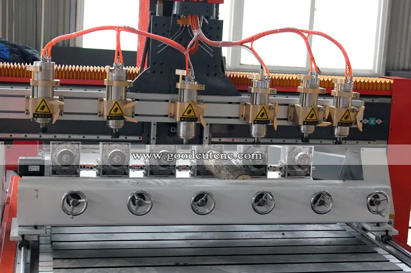 GC1530-6R Fraiseuse CNC de 4 axes, avec 6 broches et 6 axes rotatifs pour planche et jambes en bois