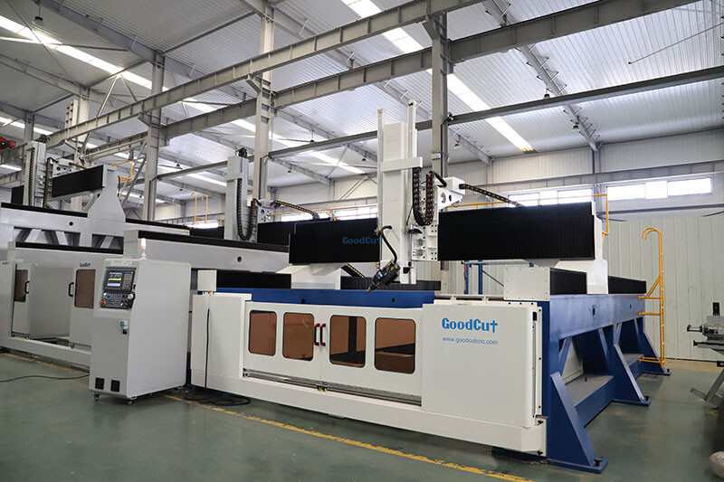 GC1325ATC-4 Axes Cadre Renforcé Grande Taille CNC Routeur avec Broche ATC Rotative