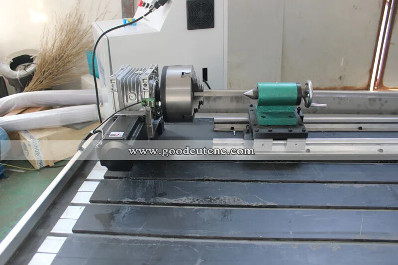 GC1325-2H-TR Routeur CNC pour bois à double broches indépendantes 1325 avec dispositif rotatif à 4 axes