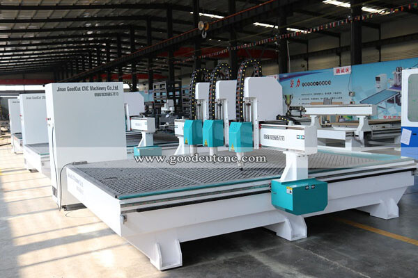 GC2130-3H Routeur CNC avec multi-têtes indépendantes pour la coupe et gravure du bois