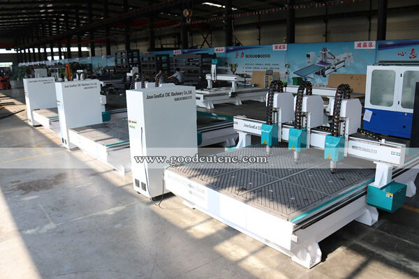 GC2130-3H Routeur CNC avec multi-têtes indépendantes pour la coupe et gravure du bois