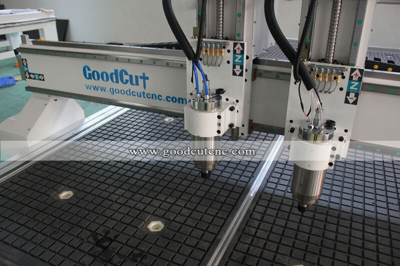 GC2030-2H Jinan GoodCut Machines de Routeur CNC multi-têtes indépendantes avec 2/3 têtes indépendantes pour le travail du bois