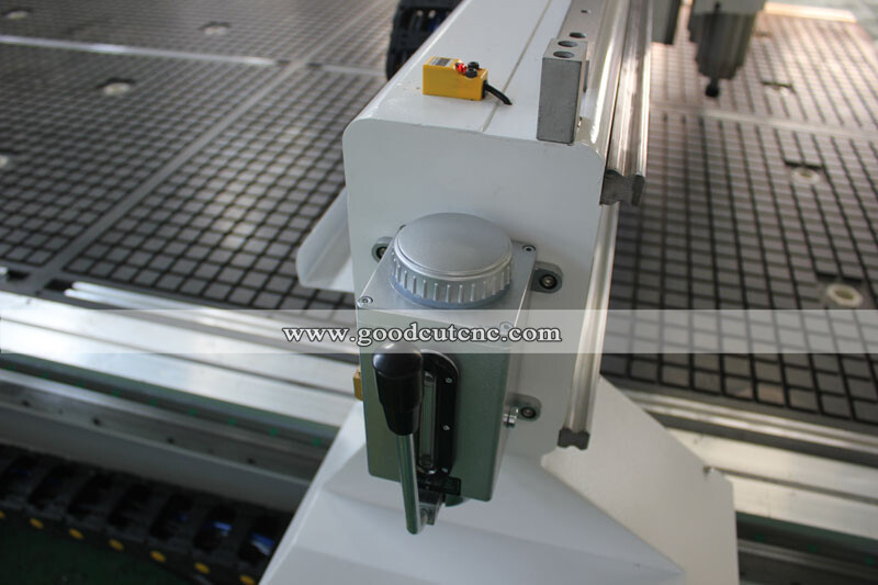 GC2030-2H Jinan GoodCut Machines de Routeur CNC multi-têtes indépendantes avec 2/3 têtes indépendantes pour le travail du bois