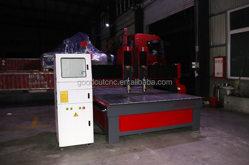  GC2025-2H Machine de Routeur CNC de grande taille à double tête indépendante pour sculpture sur bois pour la fabrication de cercueil