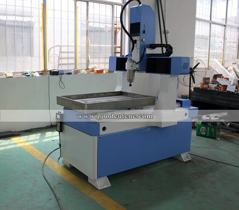 GC6090 Mini machine de routeur CNC à table mobile avec lit en fonte pour bois en aluminium