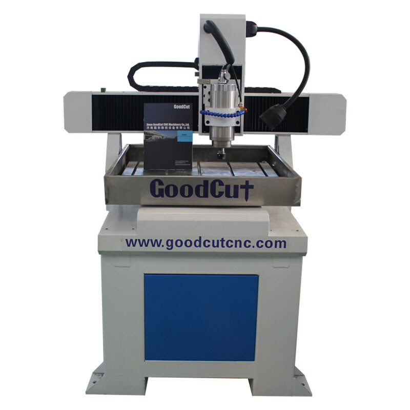 GC6060 Routeur CNC Mobile de type bureau de haute précision avec réservoir d'eau pour le travail sur le cuivre, l'aluminium et le métal mou
