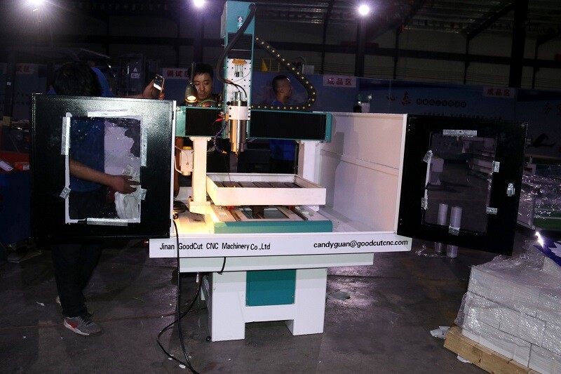 GC4040M GC6060M Fraiseuse CNC à vis de meulage de haute précision pour moule en aluminium de cuivre