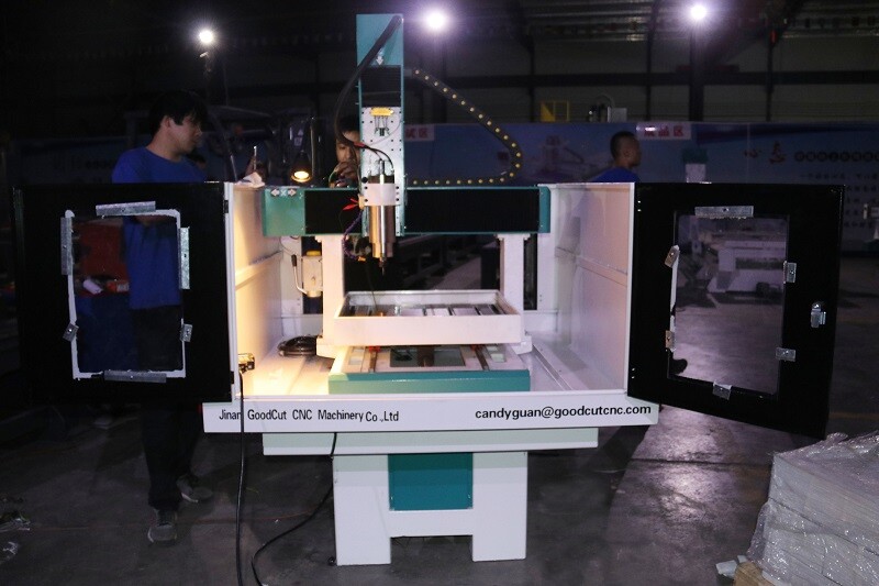 GC4040M GC6060M Fraiseuse CNC à vis de meulage de haute précision pour moule en aluminium de cuivre