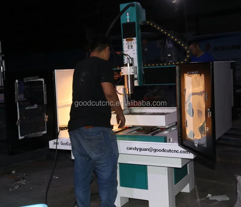 GC4040M GC6060M Fraiseuse CNC à vis de meulage de haute précision pour moule en aluminium de cuivre