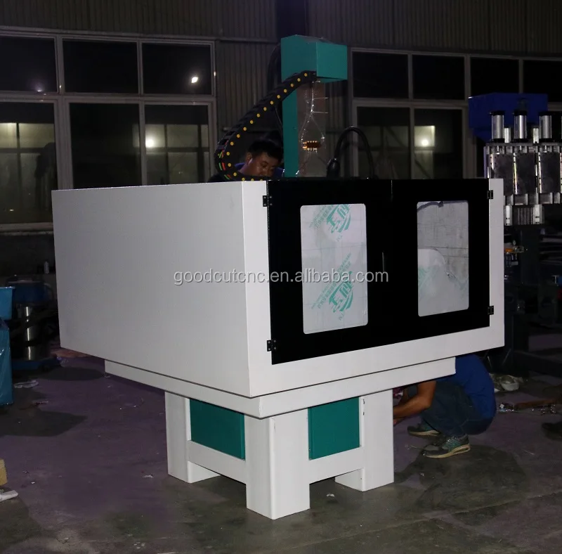 GC4040M GC6060M Fraiseuse CNC à vis de meulage de haute précision pour moule en aluminium de cuivre