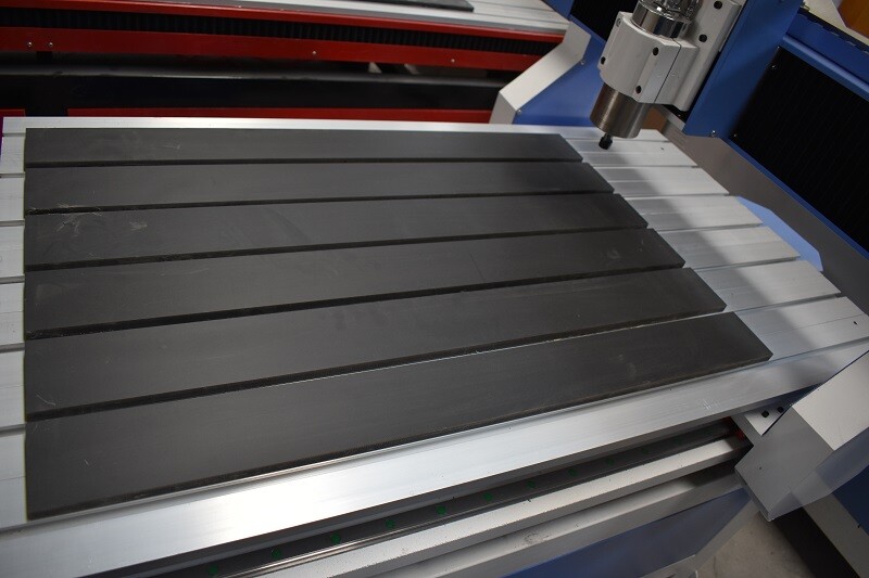 GC6090 GC6040 Fraiseuse CNC de petite taille 600*900mm pour la gravure et coupe du bois 