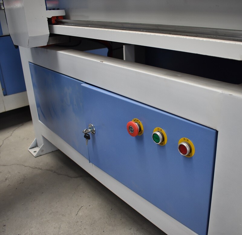 GC6090 GC6040 Fraiseuse CNC de petite taille 600*900mm pour la gravure et coupe du bois 