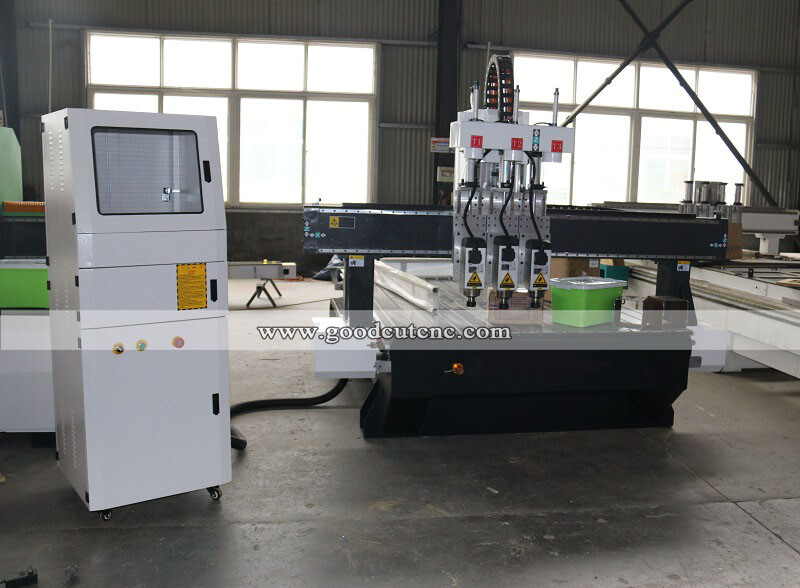 GC1325-P3 Machine de routeur CNC à tête pneumatique multi pour le travail du bois