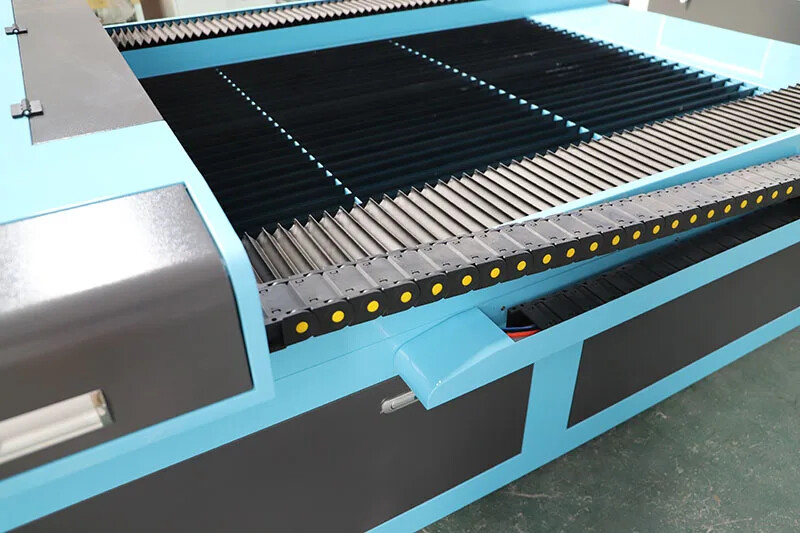 GC1325LG Machine laser CO2 de haute qualité pour la gravure et découpe bois, acrylique plastic, carton et autres matériaux non métalliques