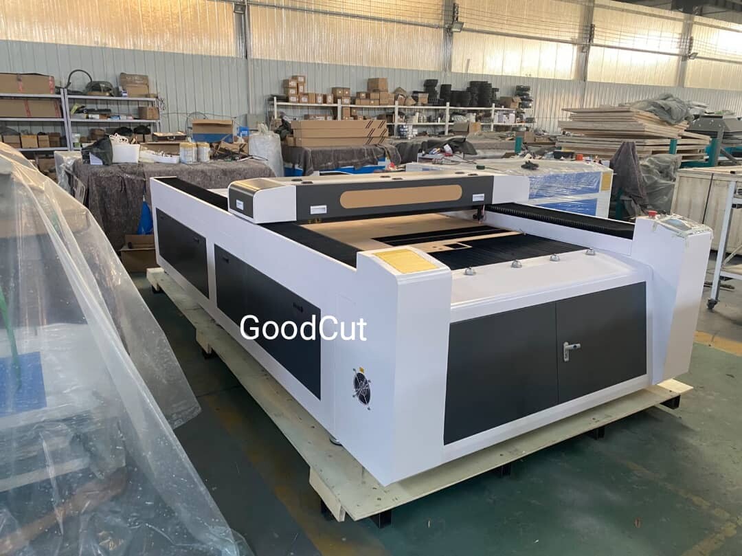 GC1325L Machine de découpe et de gravure laser CO2