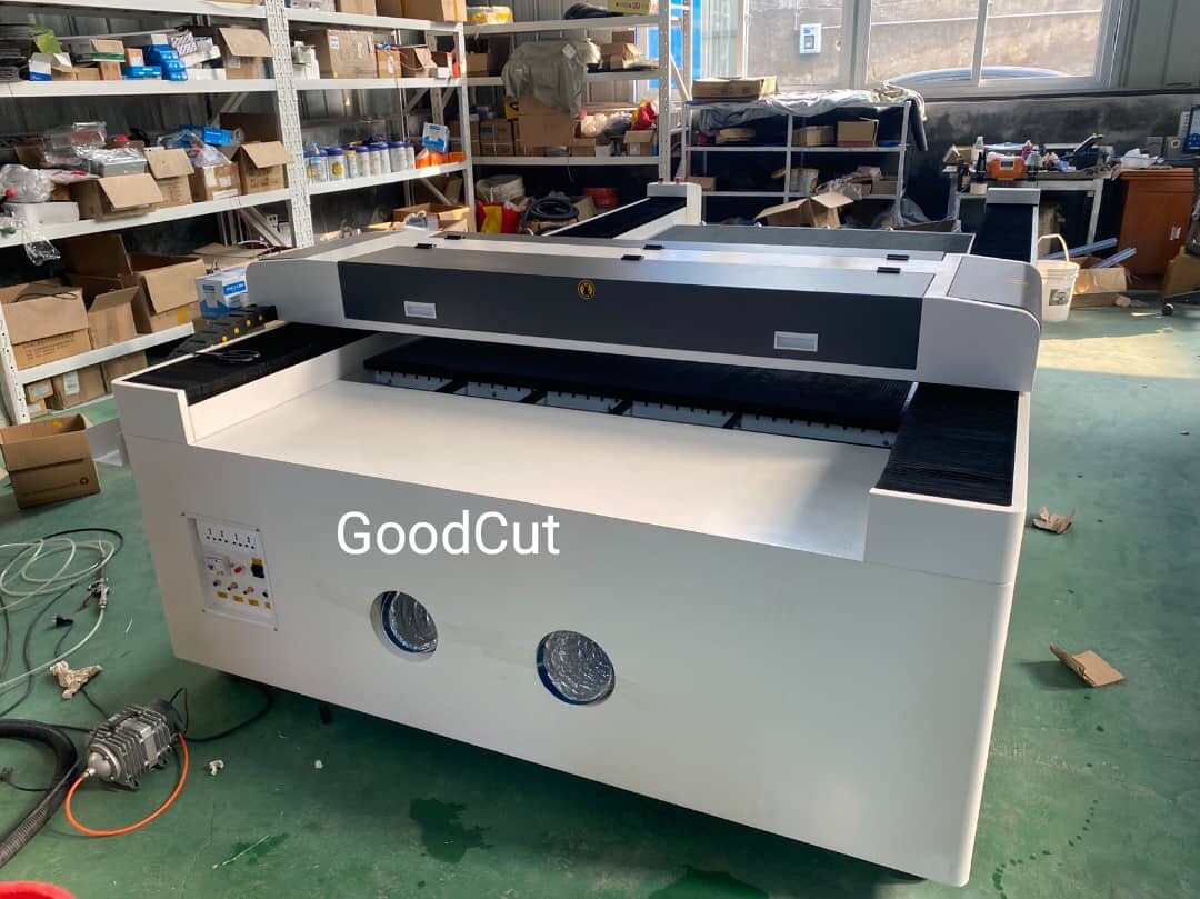 GC1325L Machine de découpe et de gravure laser CO2