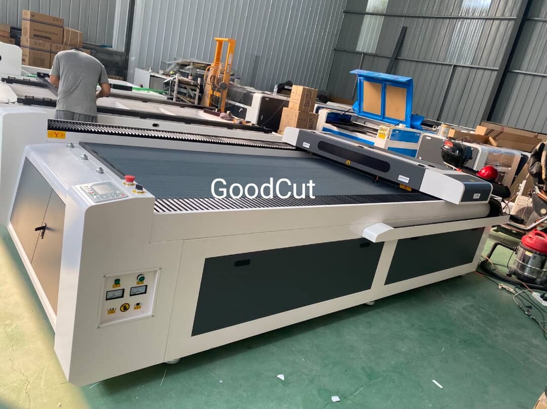 GC1325L Machine de découpe et de gravure laser CO2