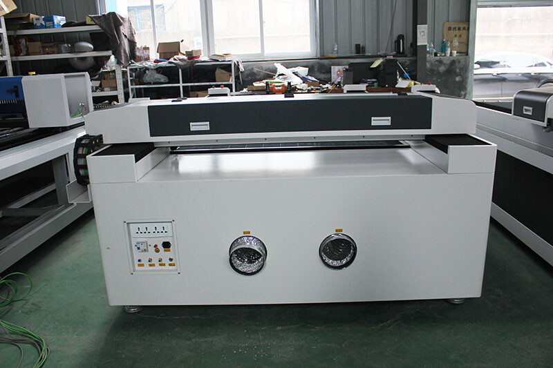 GC1325L Machine de découpe et de gravure laser CO2