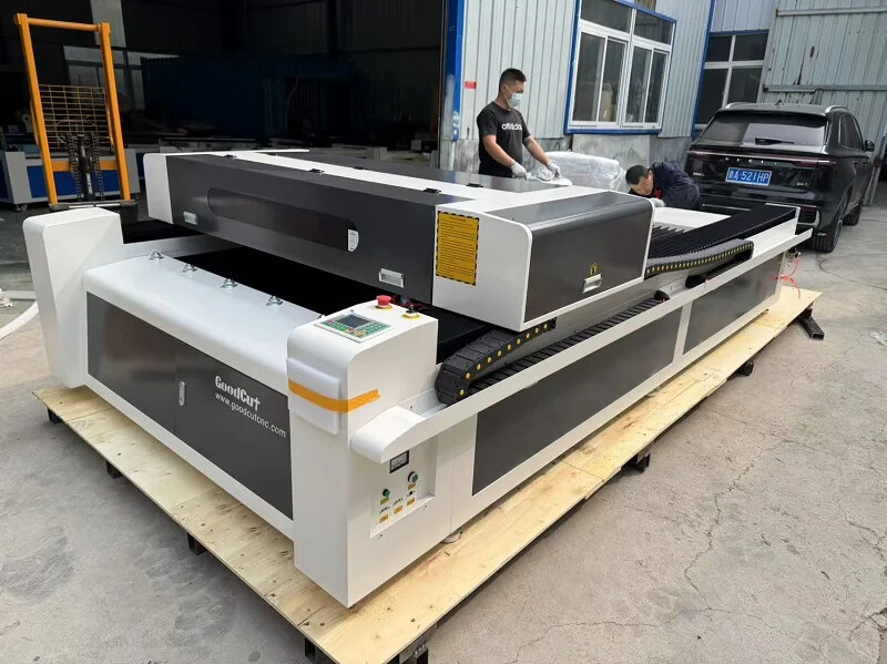 GC1325L Machine de découpe et de gravure laser CO2