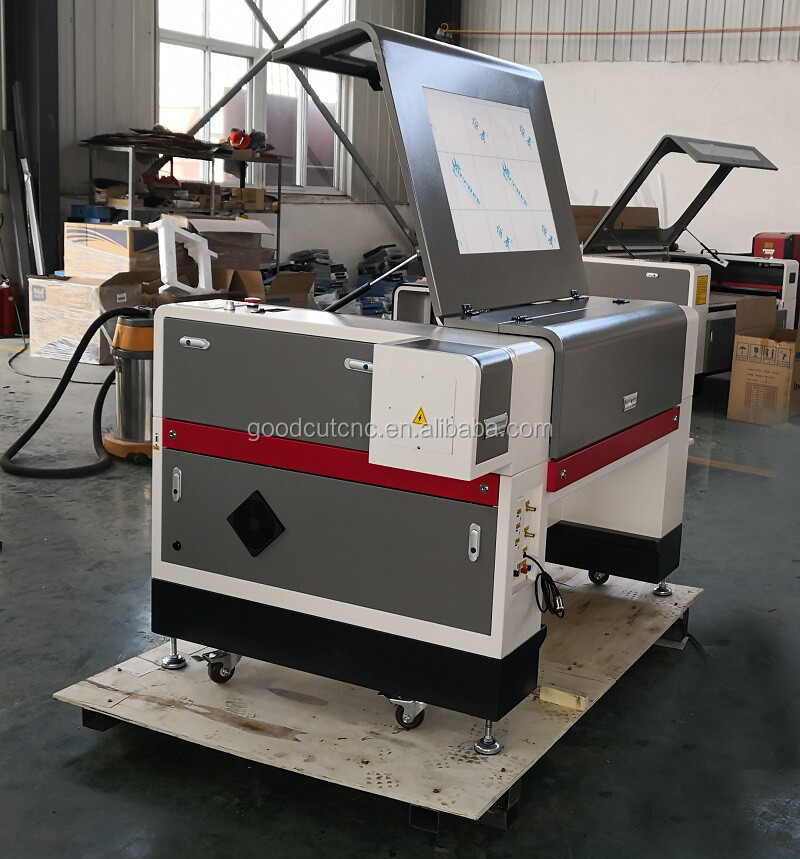  GC6090L Machine pour couper et graver le bois de tissu le plastique acrylique MDF au laser CO2 