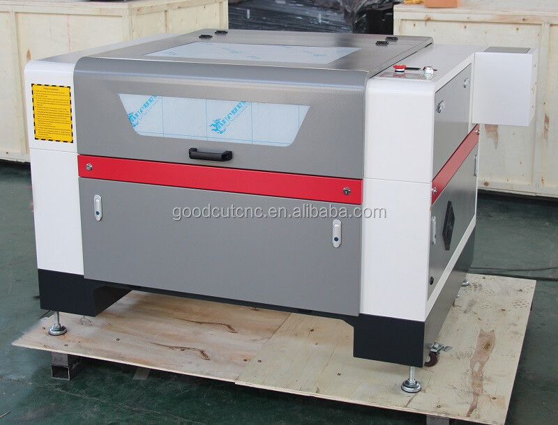  GC6090L Machine pour couper et graver le bois de tissu le plastique acrylique MDF au laser CO2 