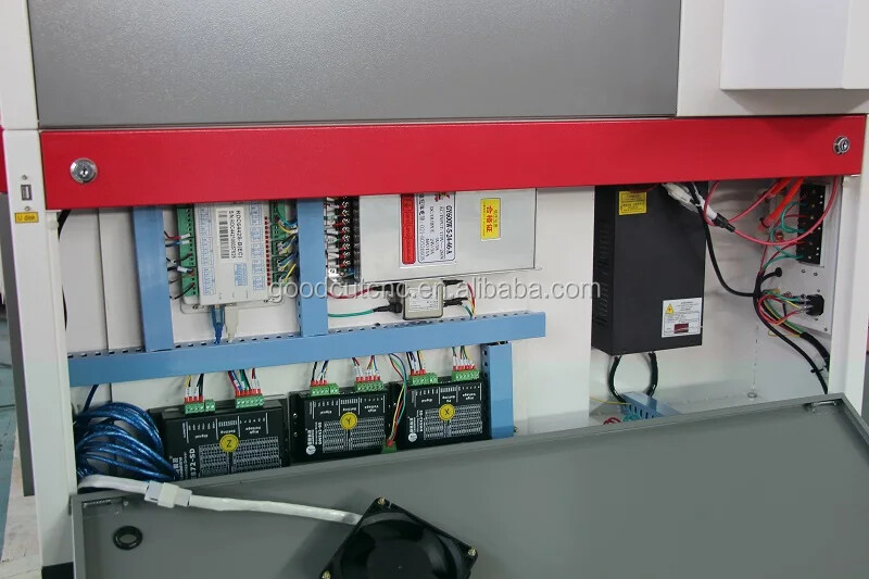  GC6090L Machine pour couper et graver le bois de tissu le plastique acrylique MDF au laser CO2 